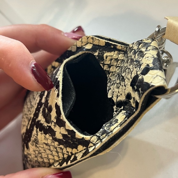 Crystal Avenue Snake Print Hand Sanitizer Holder Keychain - Picture 10 of 10